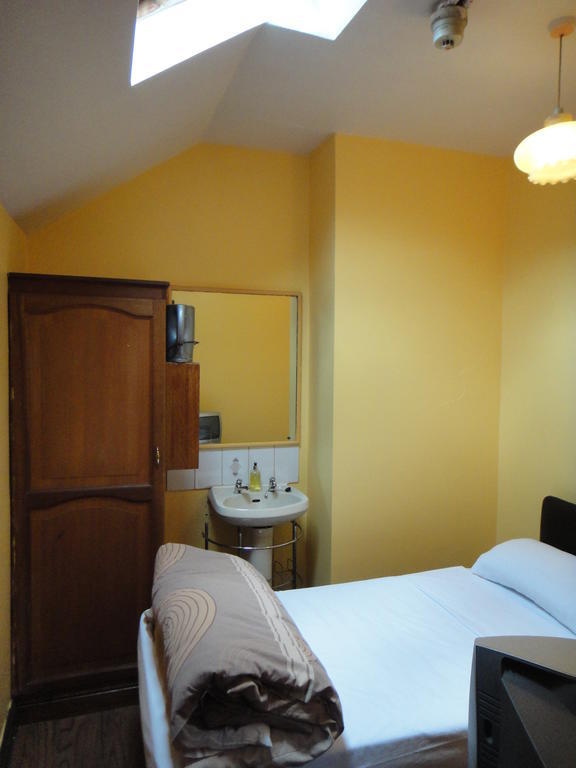 Bed and breakfast On The Liffey 2*